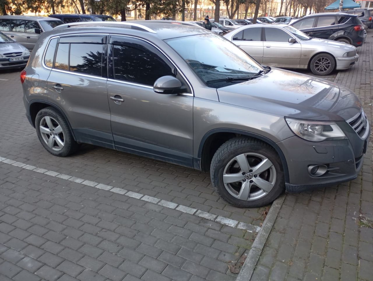 Volkswagen Tiguan - фото 5