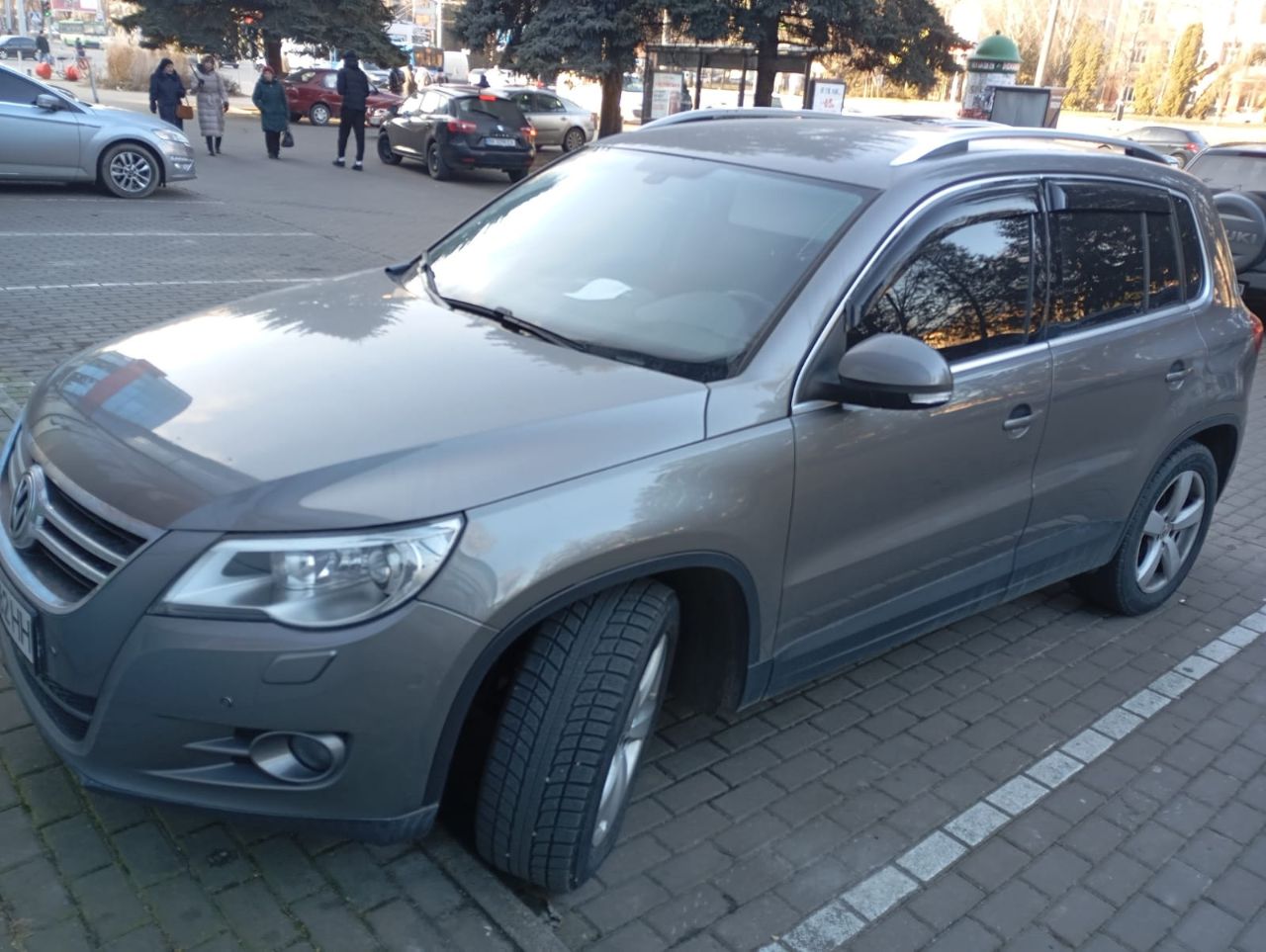 Volkswagen Tiguan - фото 4