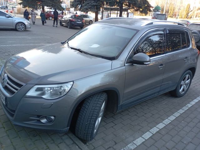 Volkswagen Tiguan - фото 4