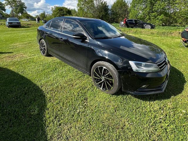 Volkswagen Jetta - фото 1