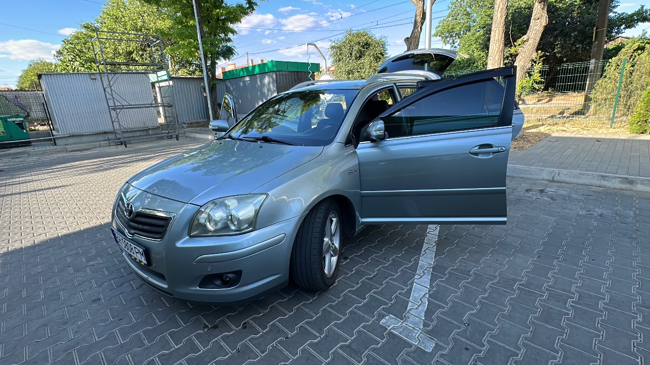 Toyota Avensis - фото 10