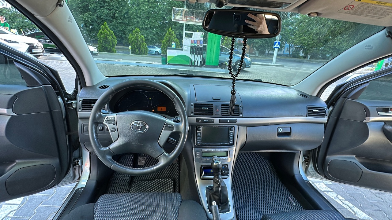 Toyota Avensis - фото 11