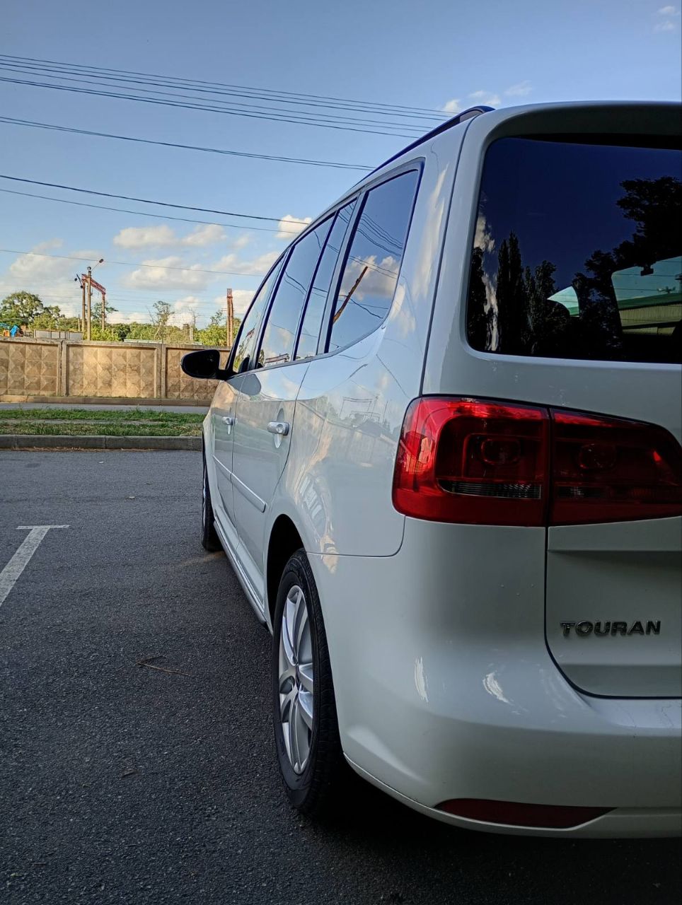 Volkswagen Touran - фото 7