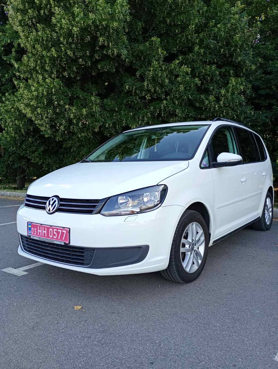 Volkswagen Touran - фото 1