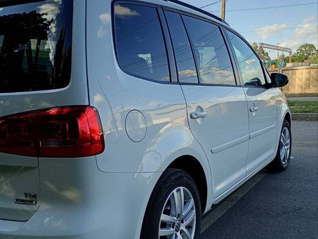 Volkswagen Touran - фото 5