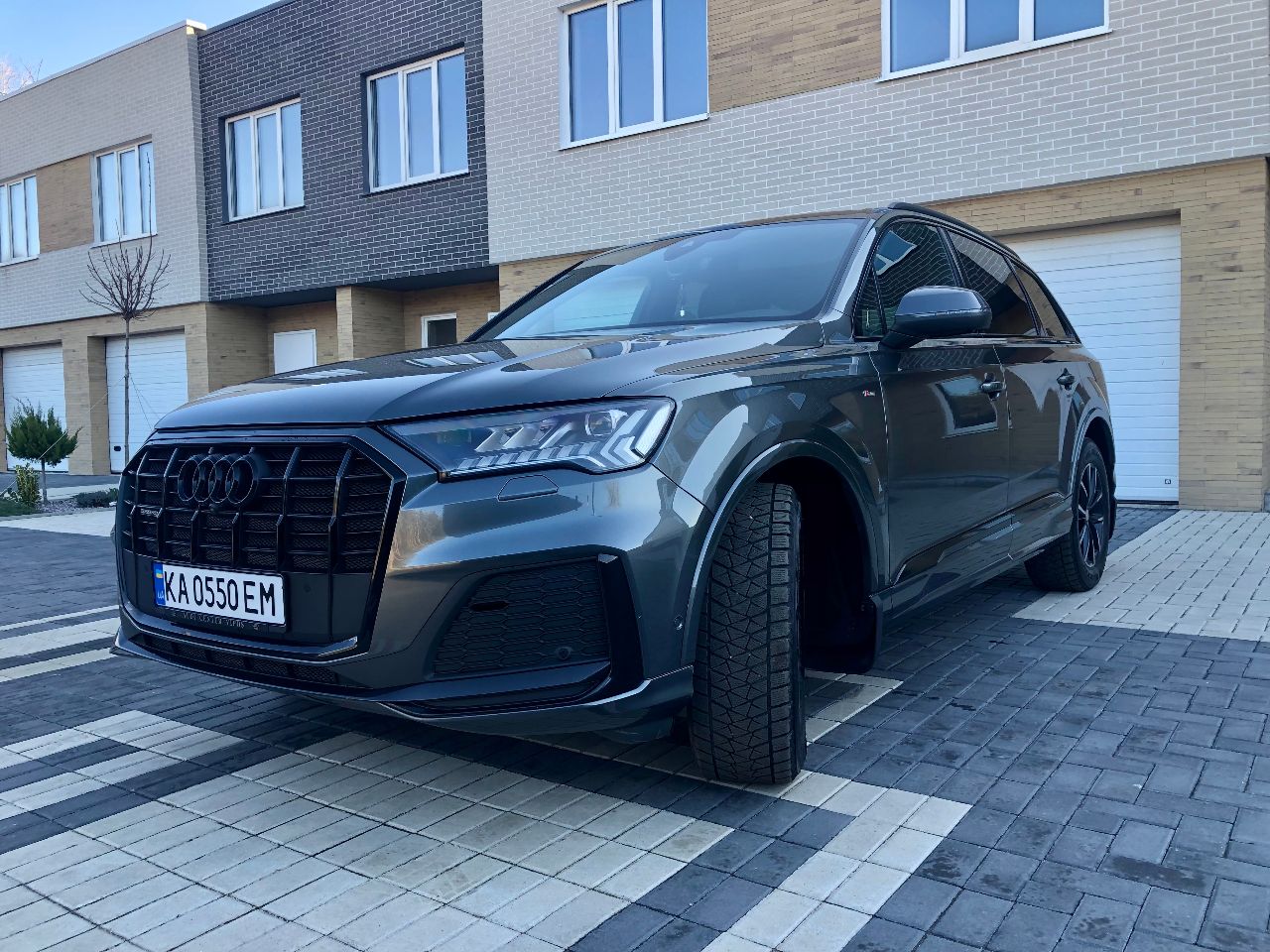 Audi Q7 - фото 3
