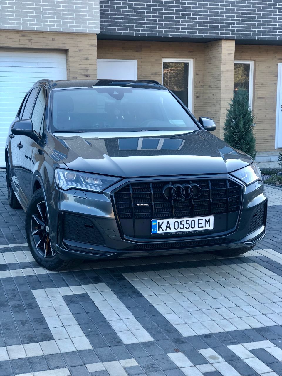 Audi Q7 - фото 8