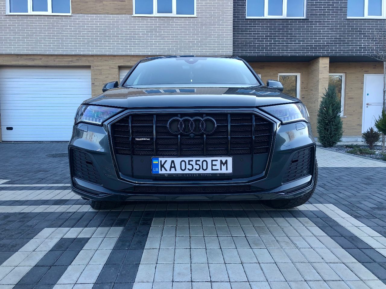 Audi Q7 - фото 2