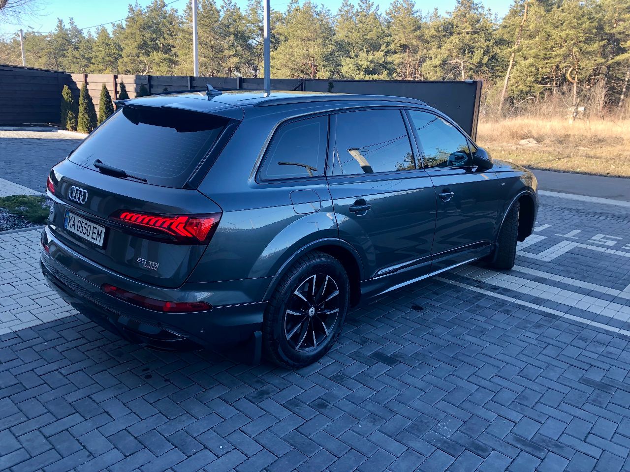 Audi Q7 - фото 16