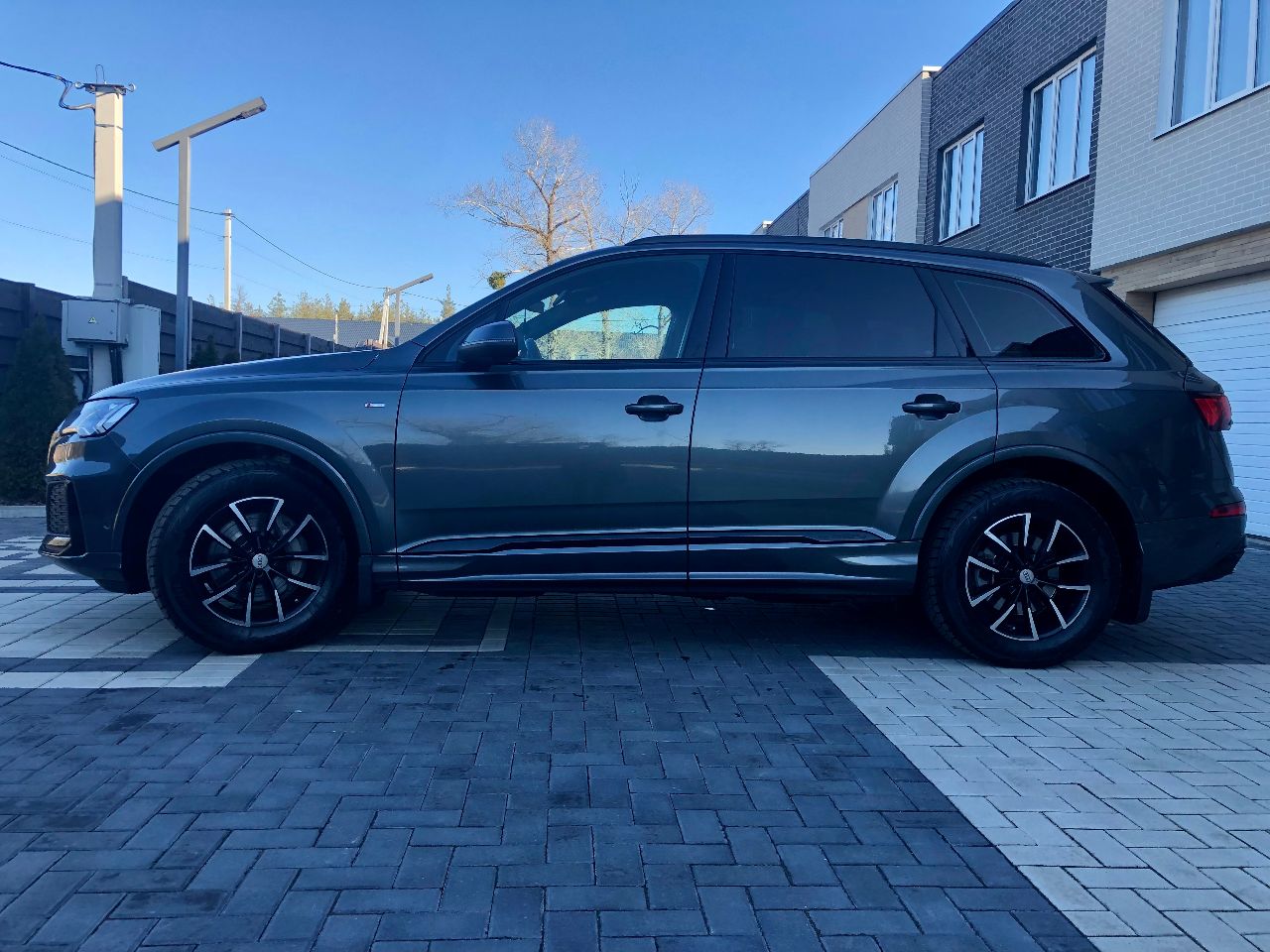 Audi Q7 - фото 4