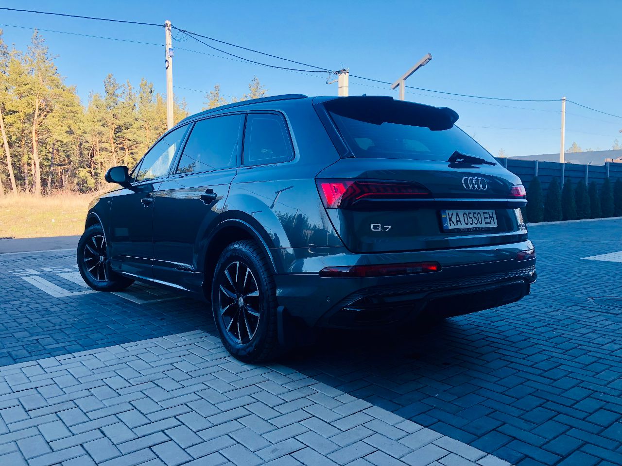 Audi Q7 - фото 5