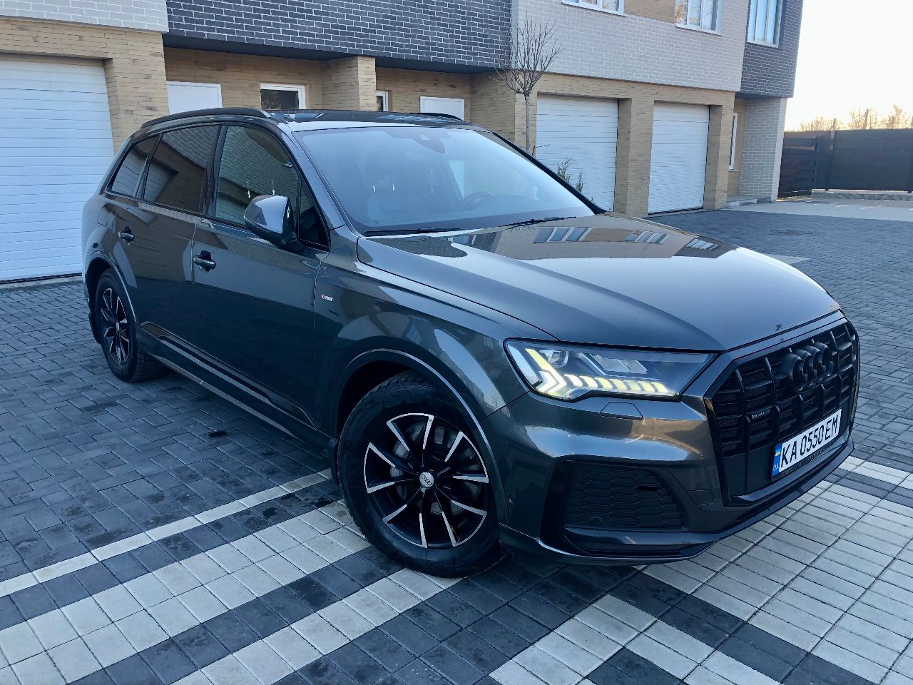 Audi Q7 - фото 15