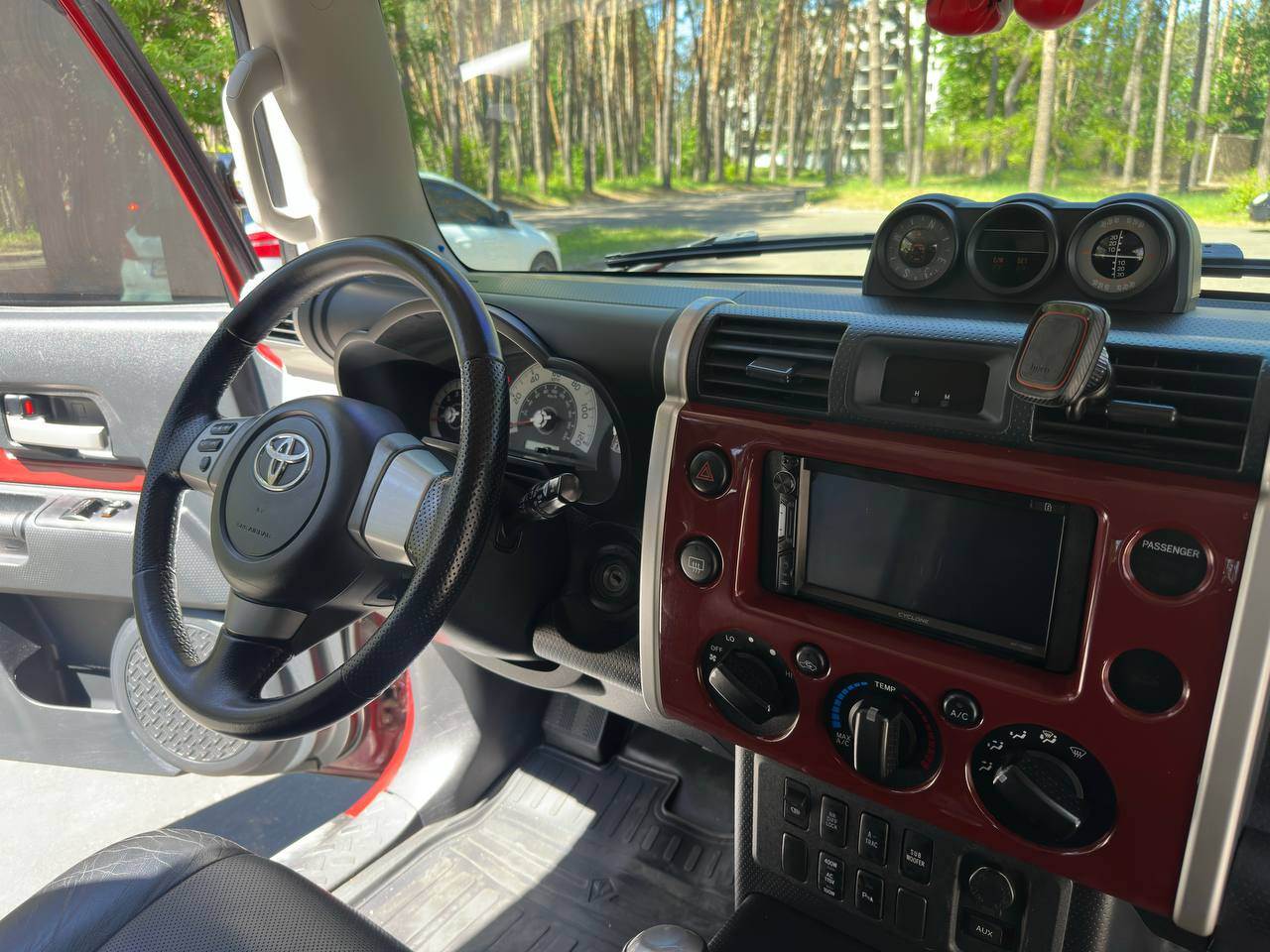 Toyota FJ Cruiser - фото 15