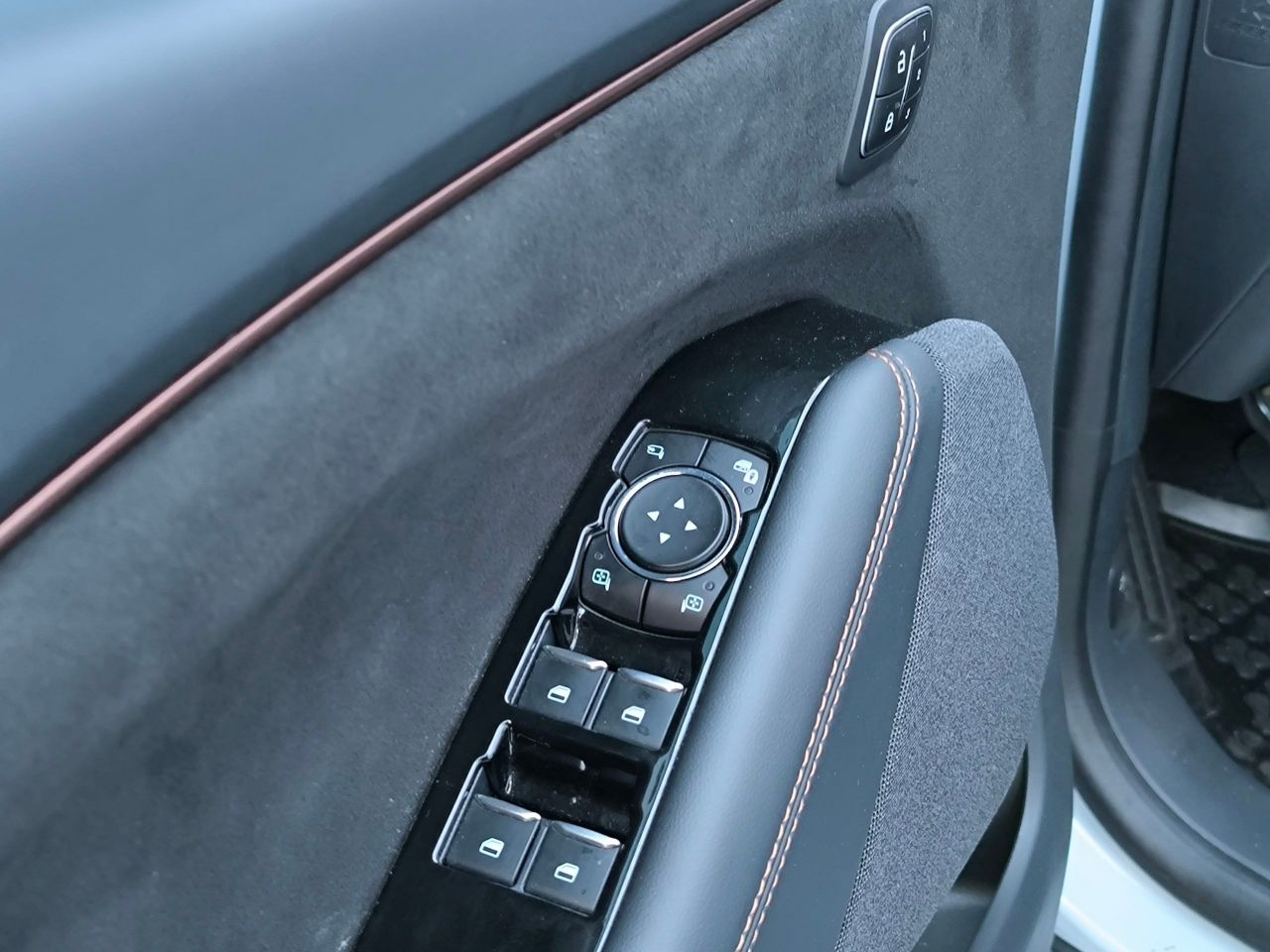 Ford Mustang Mach-E - фото 16