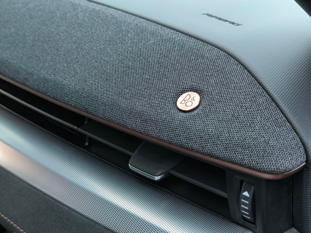 Ford Mustang Mach-E - фото 19