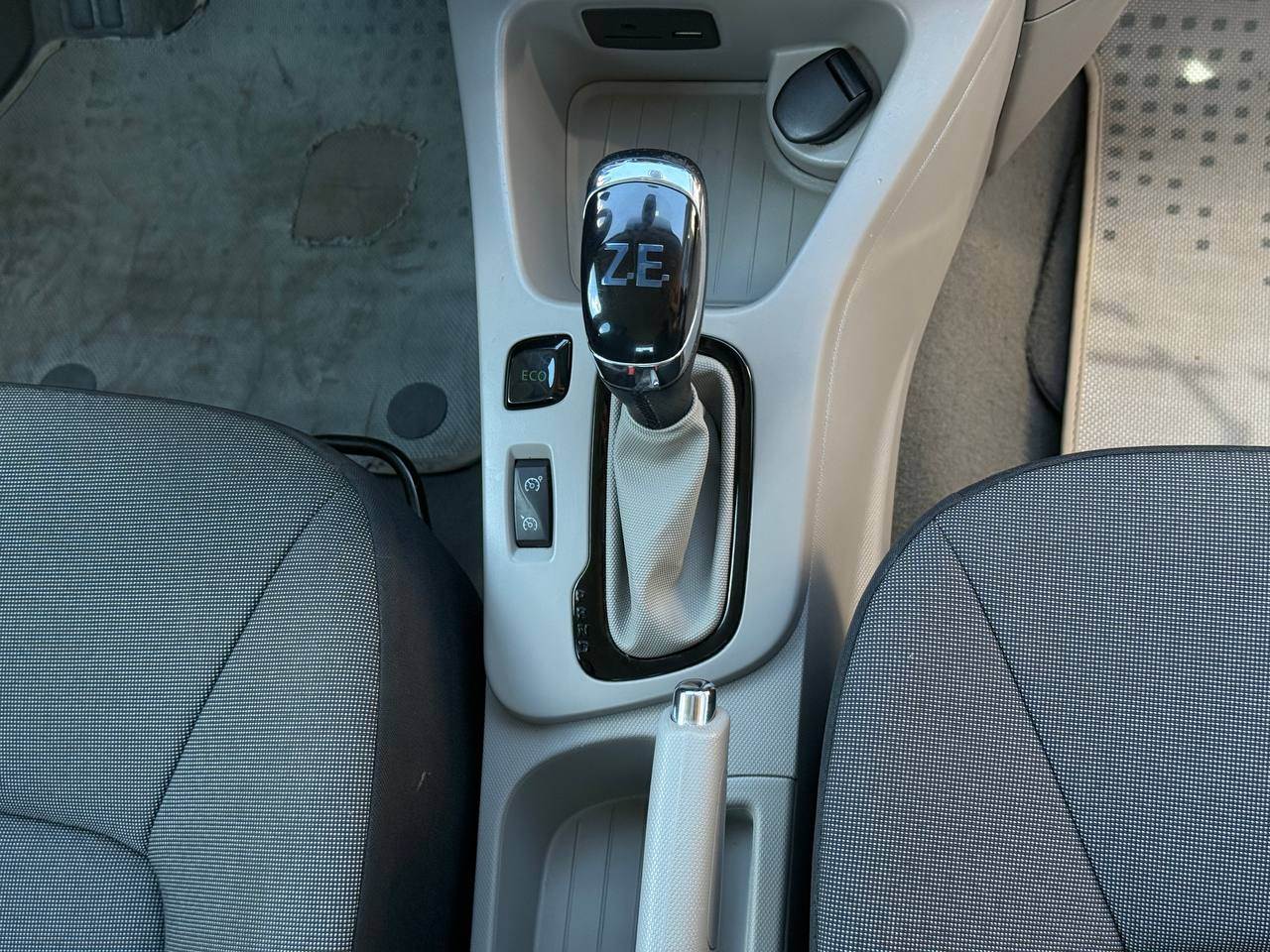 Renault ZOE - фото 53