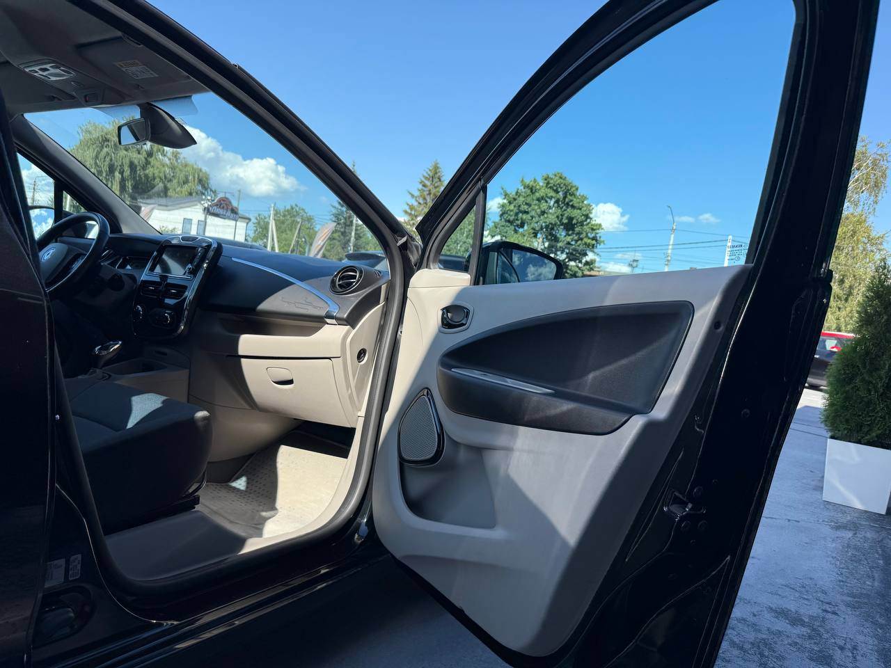 Renault ZOE - фото 48