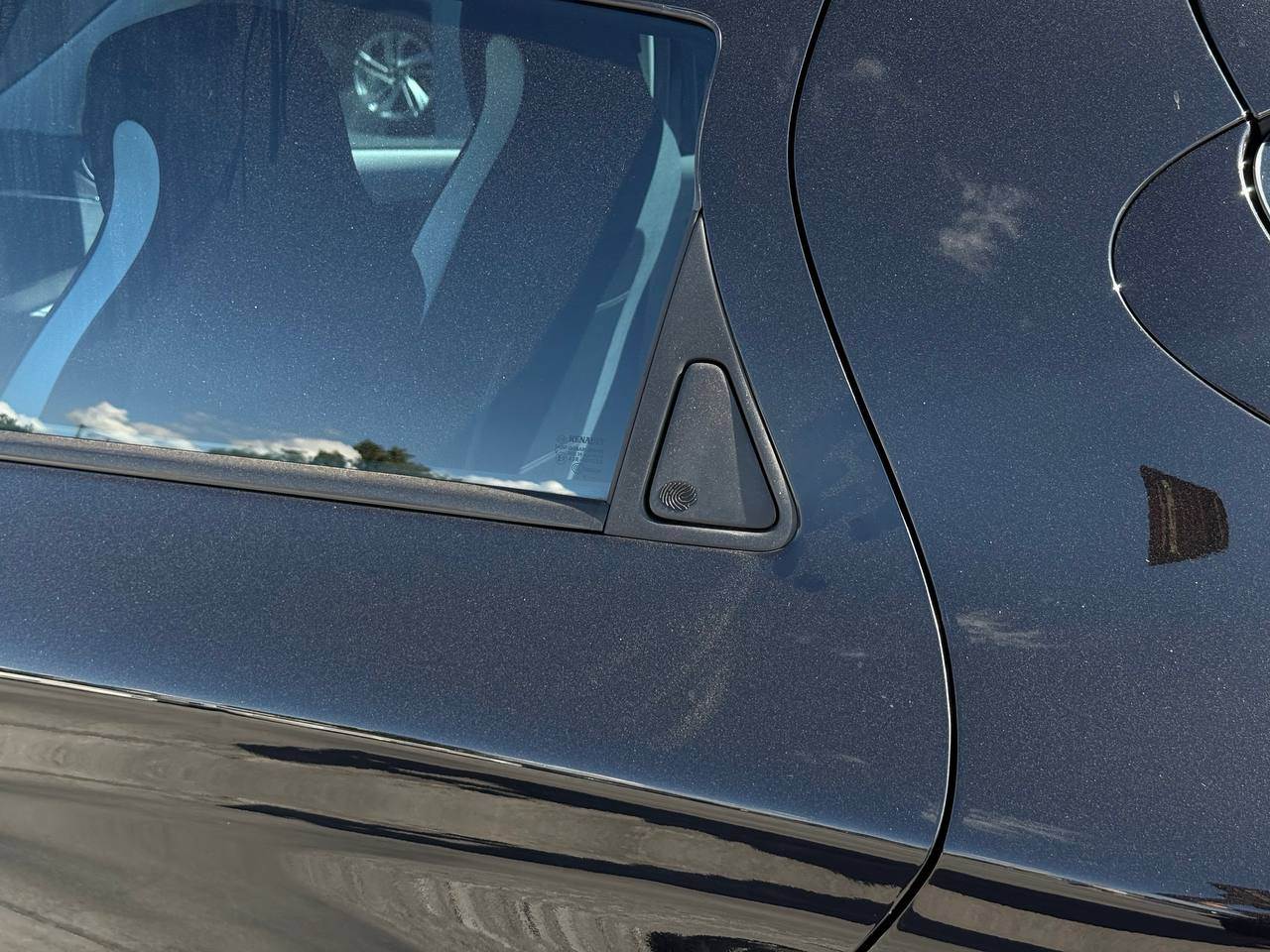 Renault ZOE - фото 38