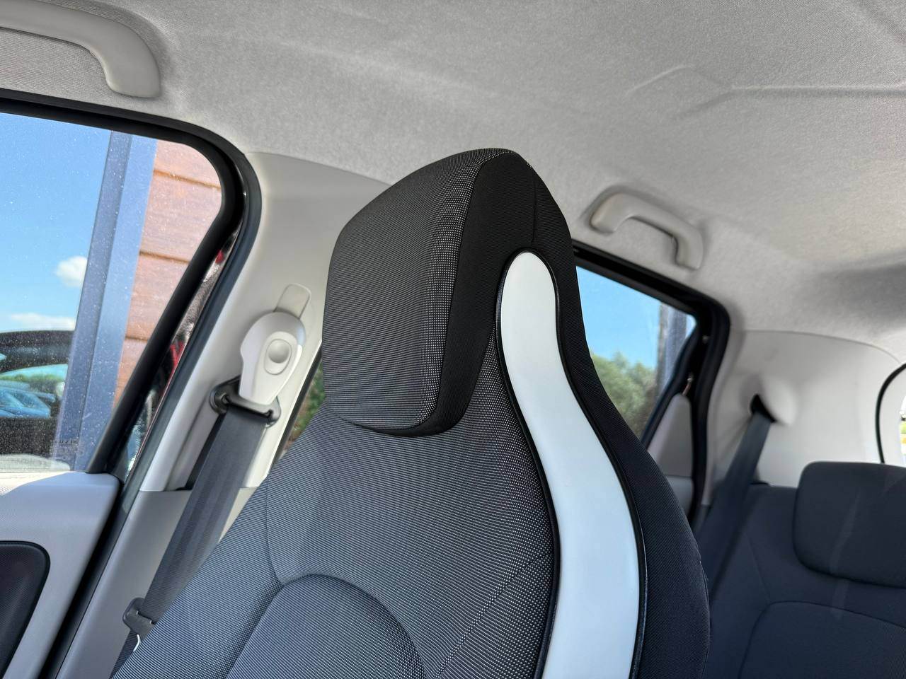 Renault ZOE - фото 36