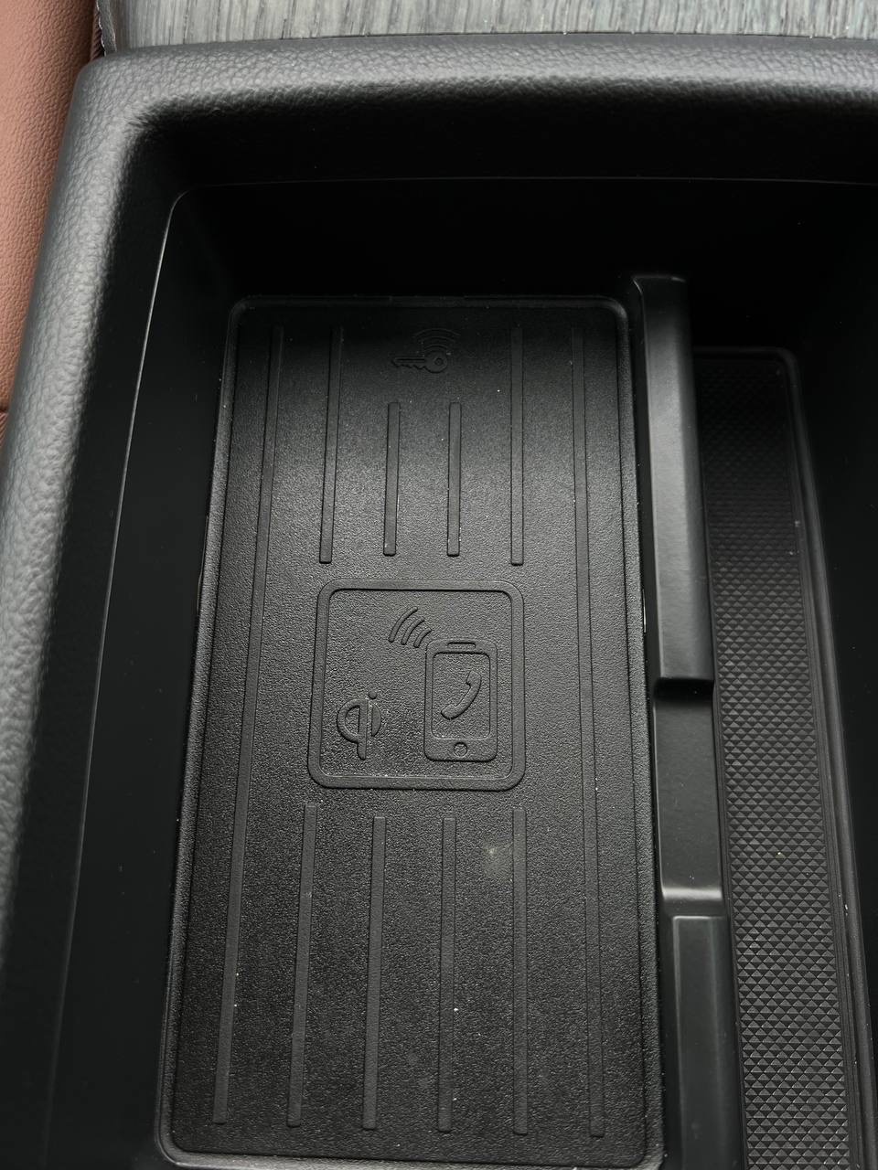 Audi A4 - фото 25