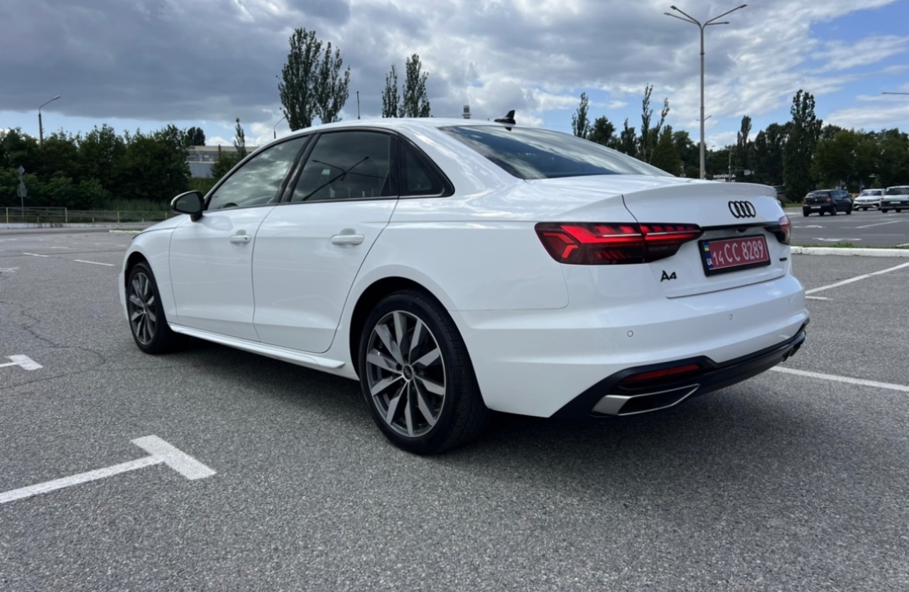 Audi A4 - фото 3