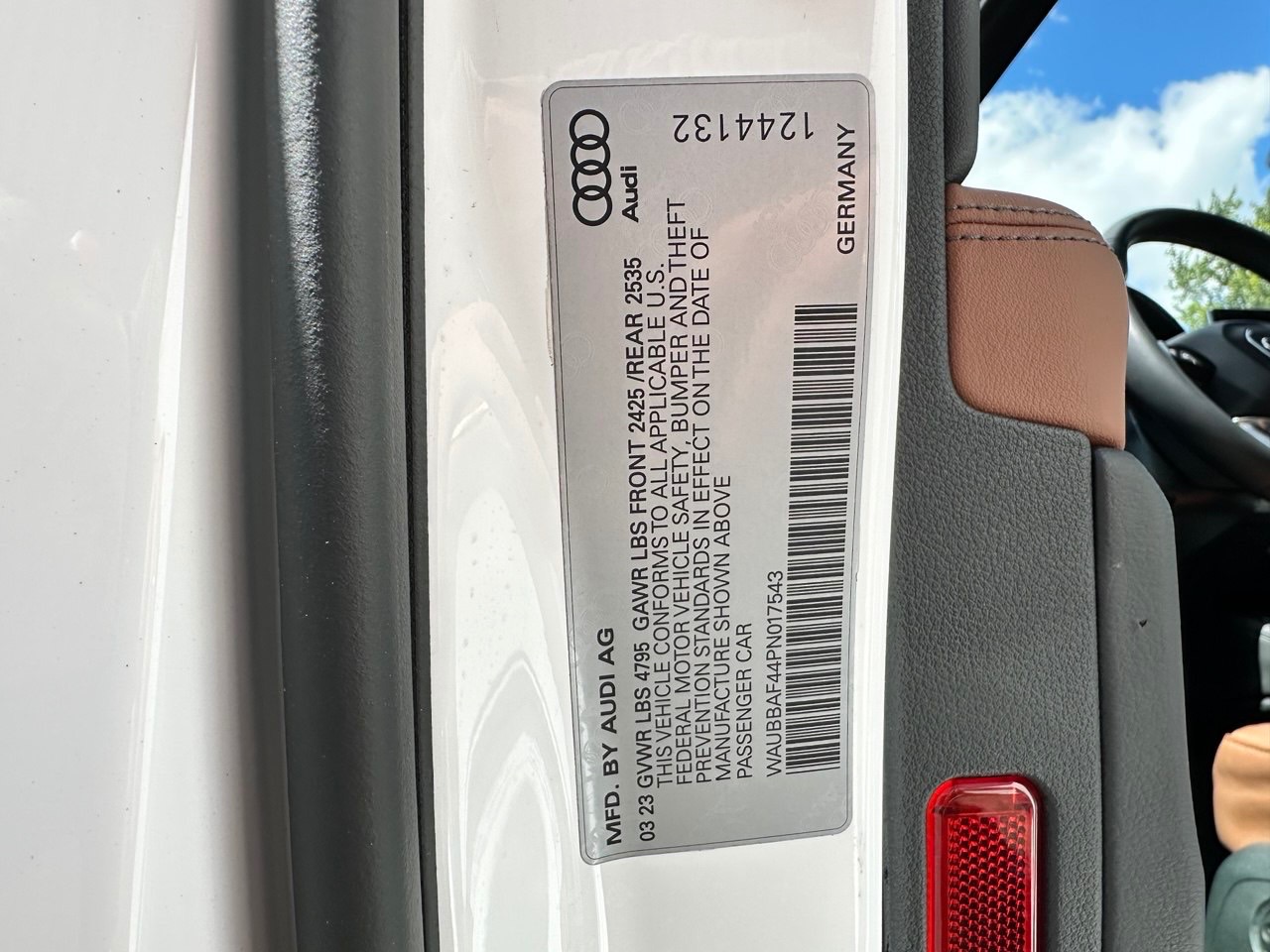 Audi A4 - фото 50