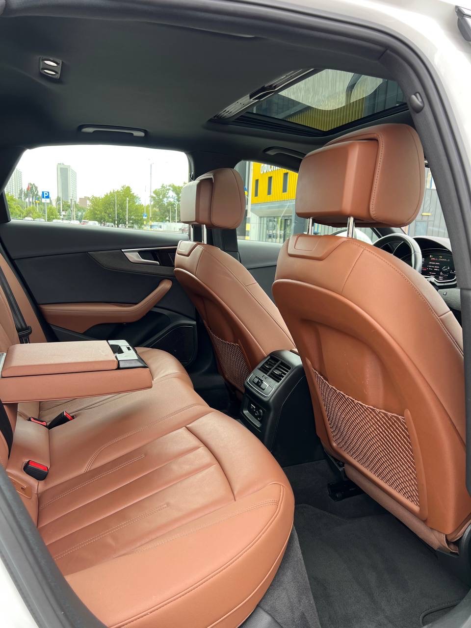 Audi A4 - фото 43