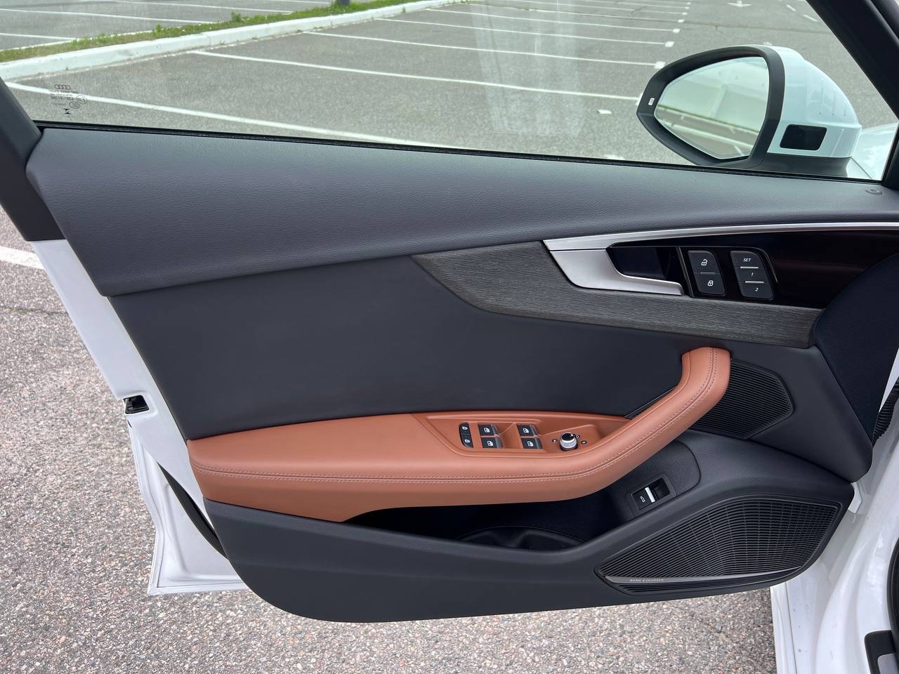 Audi A4 - фото 33