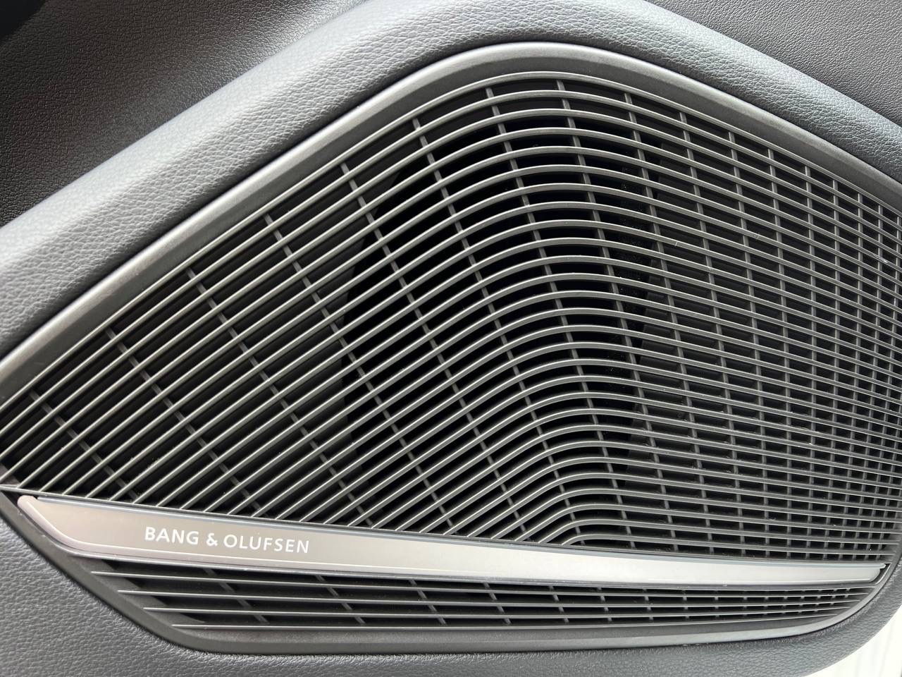 Audi A4 - фото 34