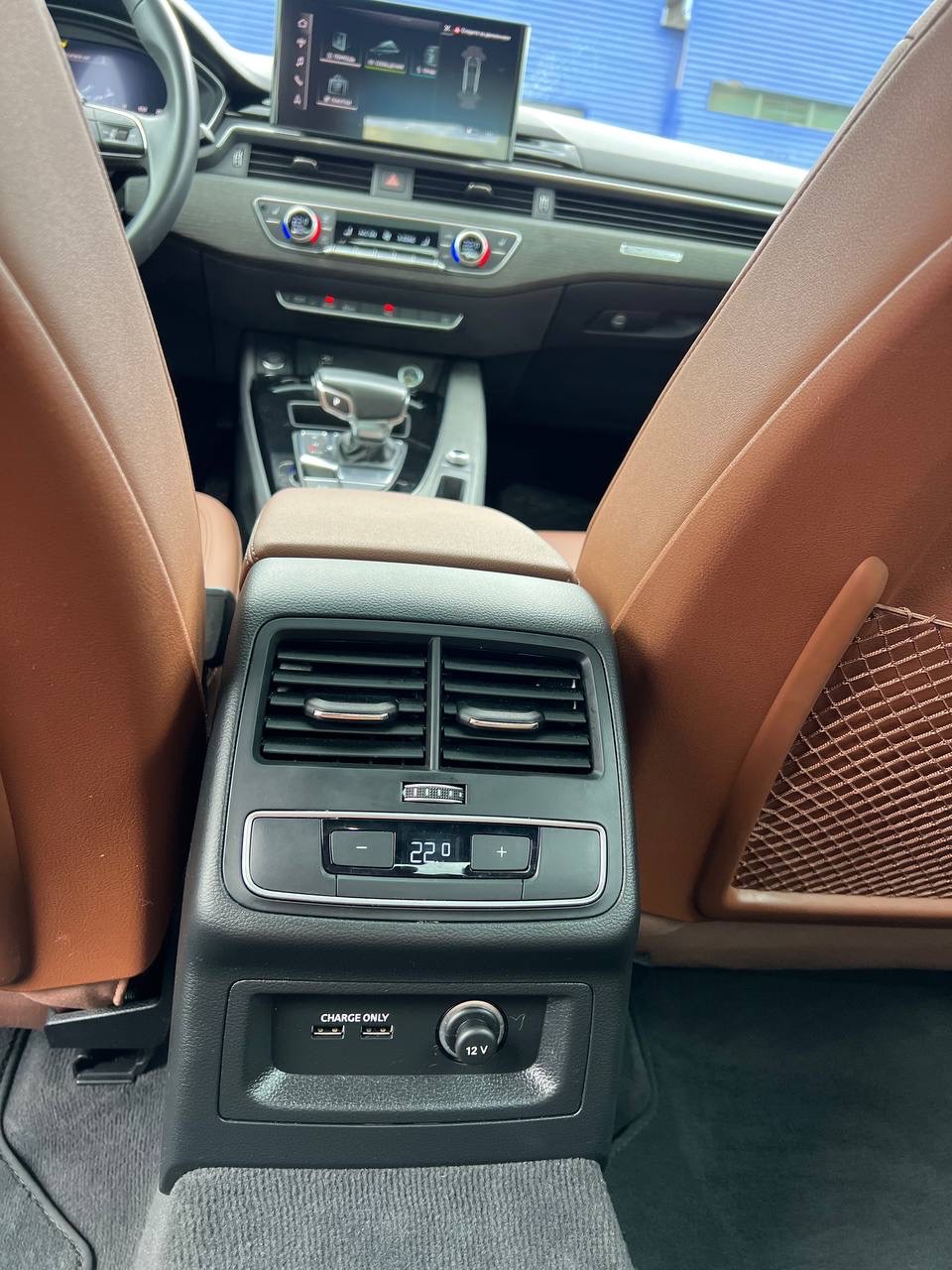 Audi A4 - фото 45