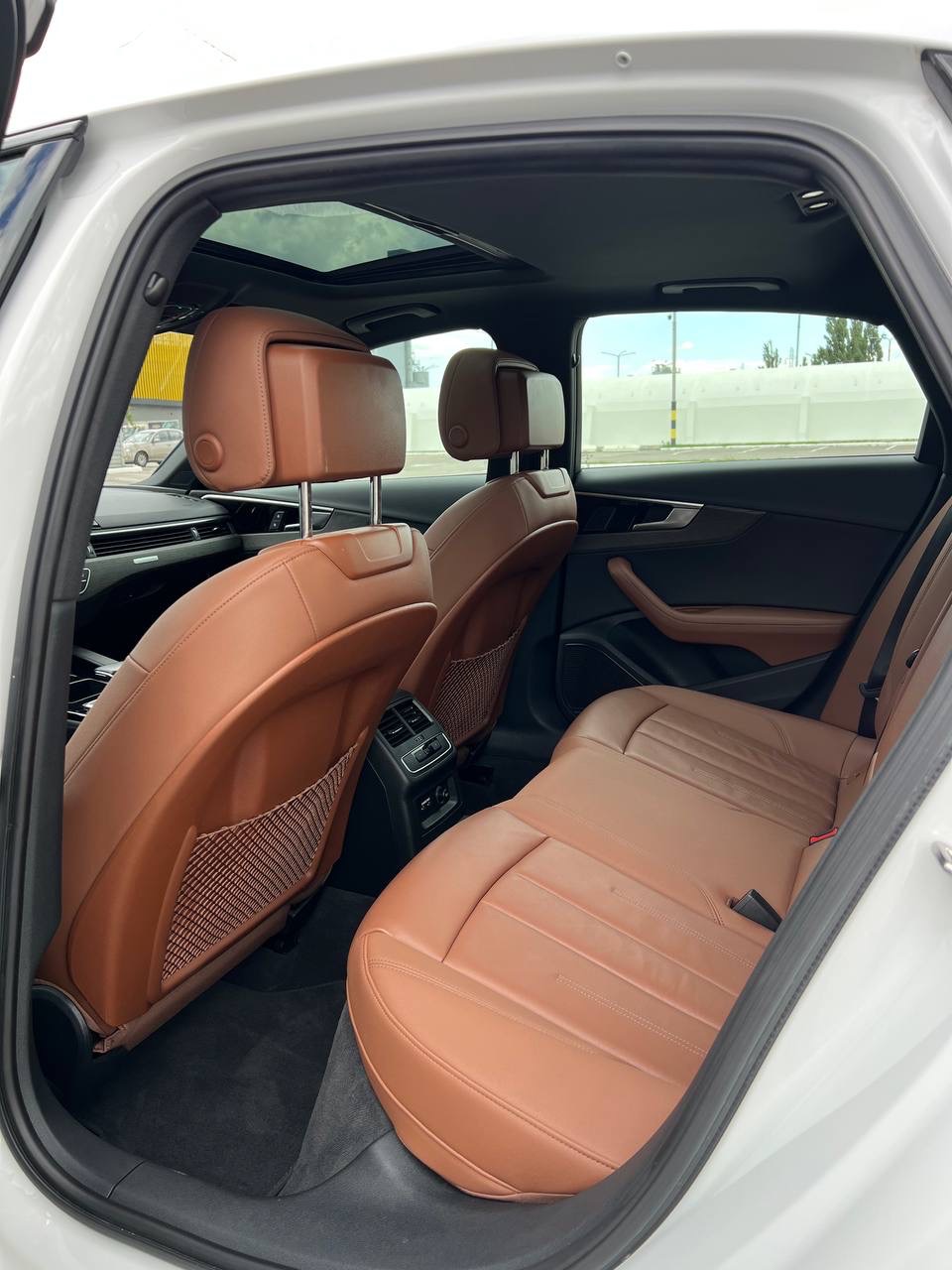 Audi A4 - фото 48