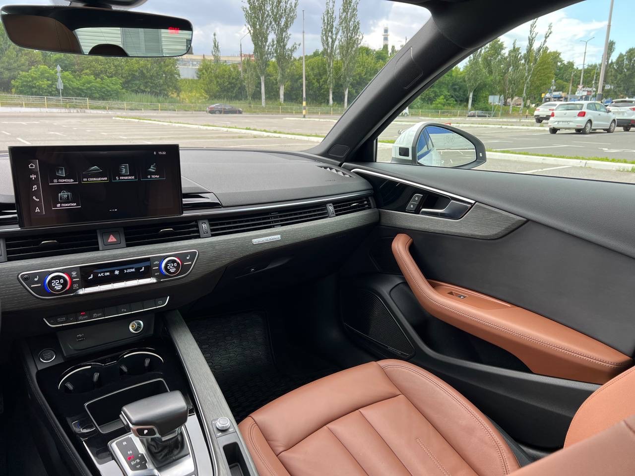 Audi A4 - фото 21