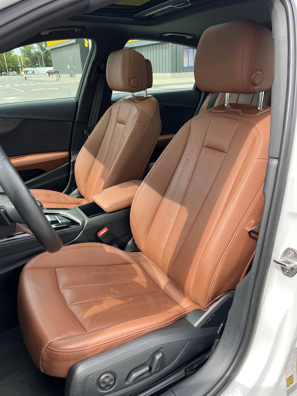 Audi A4 - фото 30