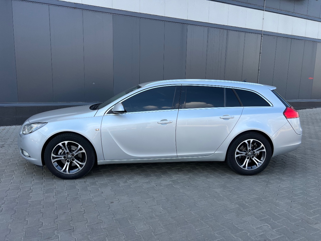 Opel Insignia - фото 2