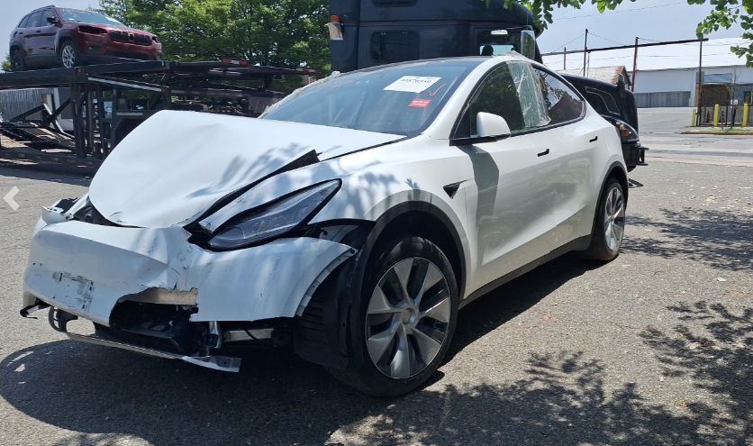 Tesla Model Y - фото 2