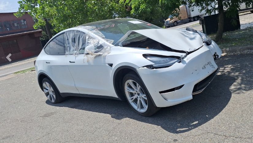 Tesla Model Y - фото 4