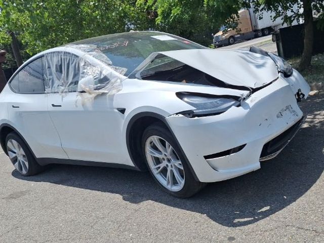Tesla Model Y - фото 4