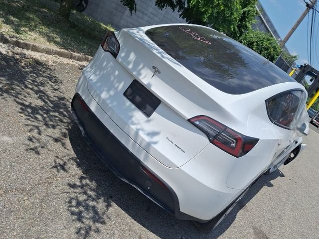Tesla Model Y - фото 5