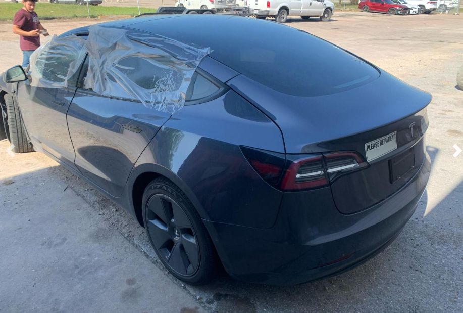 Tesla Model 3 - фото 3