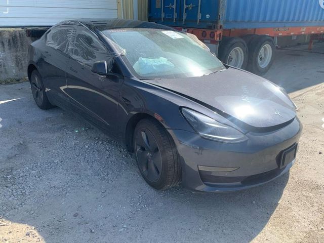 Tesla Model 3 - фото 4