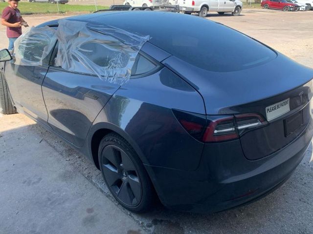 Tesla Model 3 - фото 3