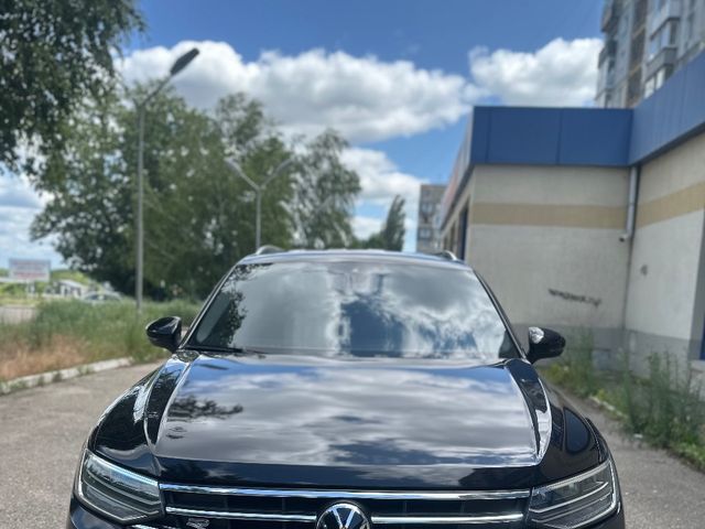 Volkswagen Tiguan - фото 3