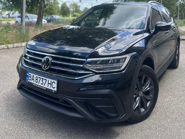 Volkswagen Tiguan - фото 2