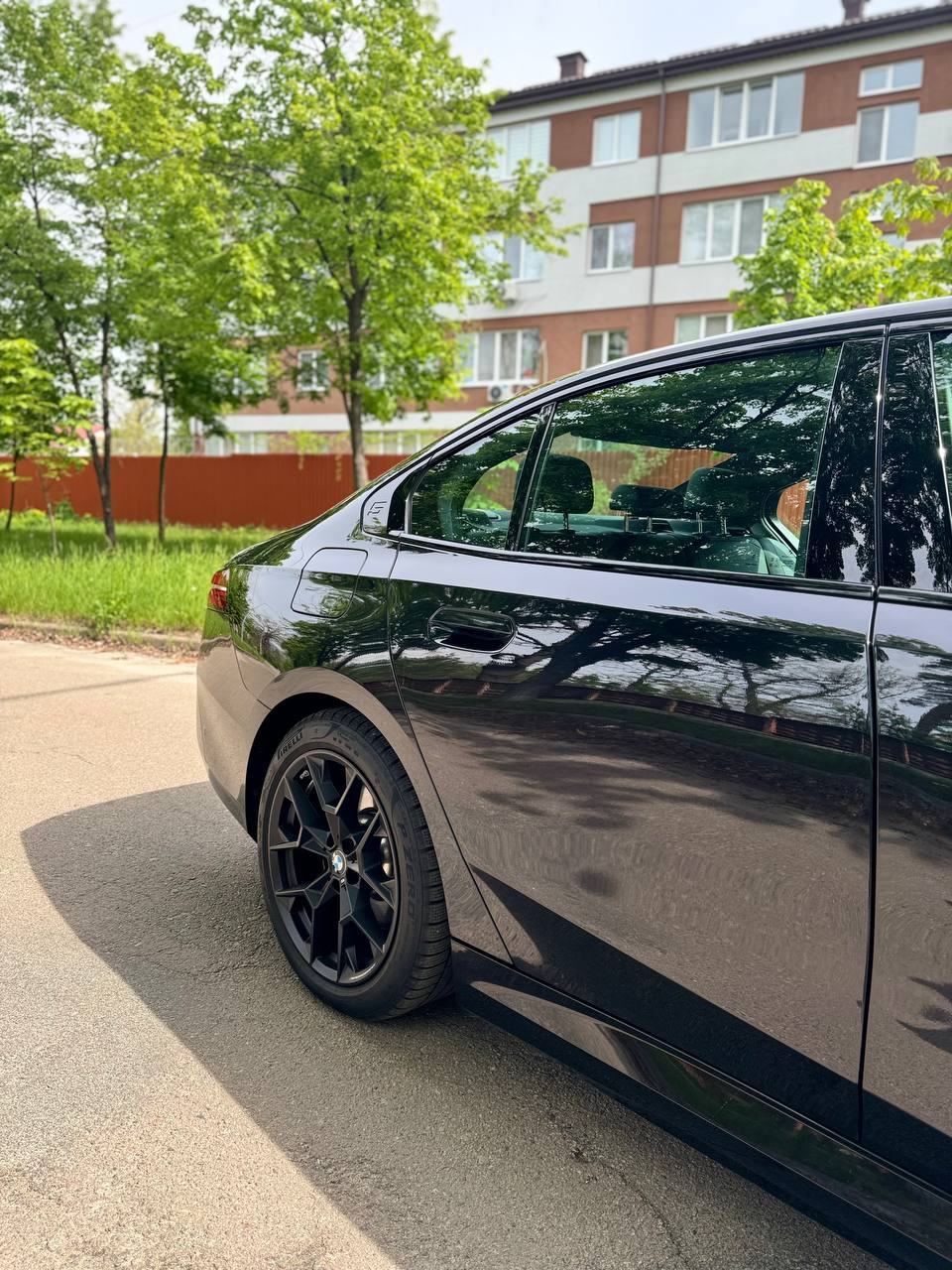 BMW i5 - фото 45