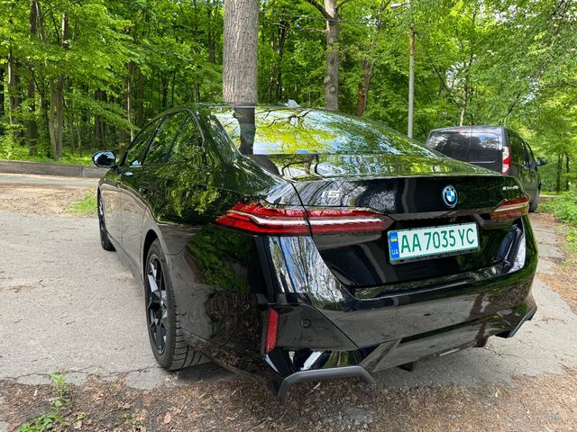 BMW i5 - фото 4
