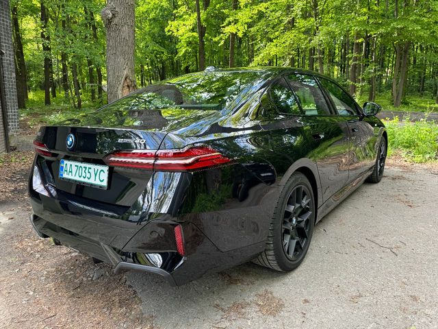 BMW i5 - фото 5