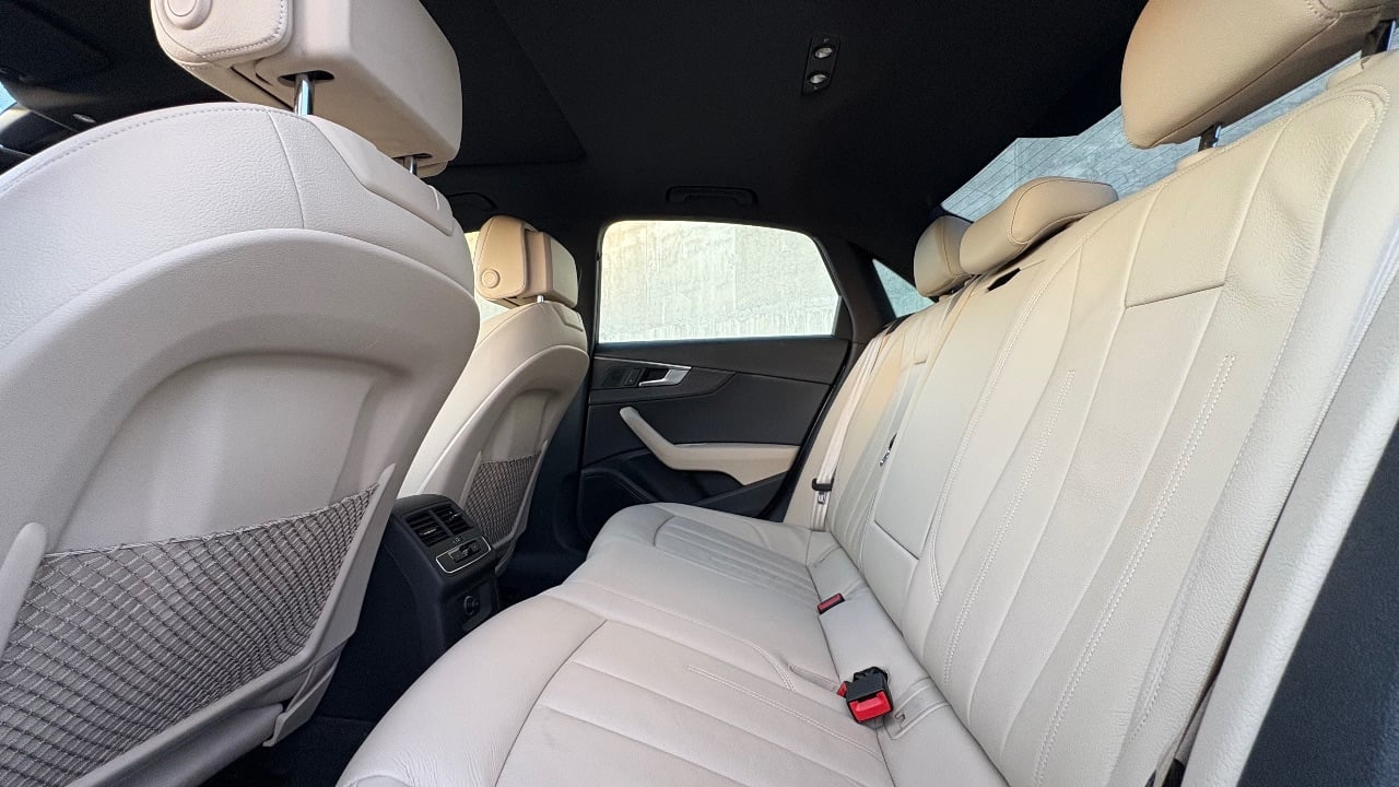 Audi A4 - фото 13