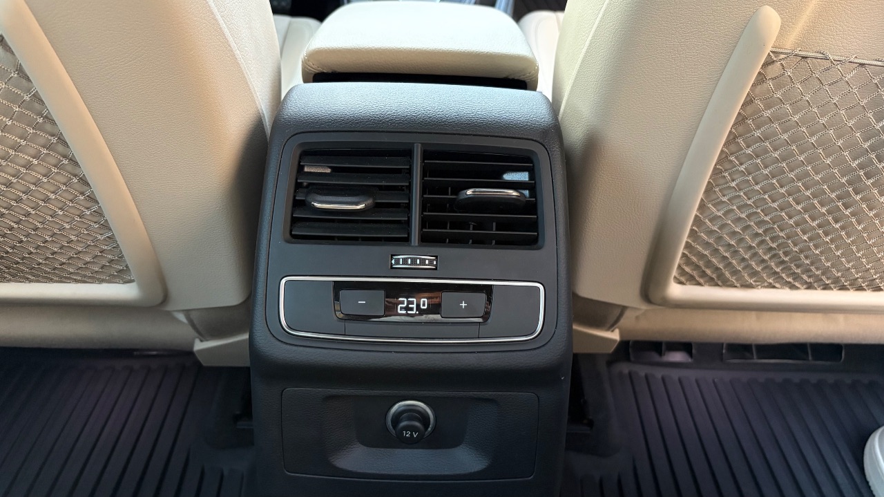 Audi A4 - фото 22