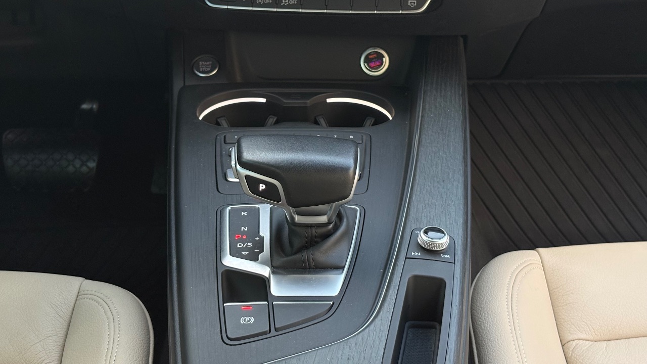 Audi A4 - фото 21