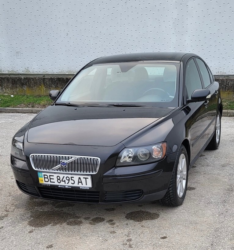 Volvo S40 - фото 1